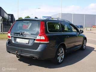 Volvo V70 Volvo V70 2.4 D5 215 Schuifdak Leer Xenon Clima Elec stoel Pdc V+A - afbeelding nr 9