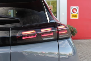 Peugeot 2008 Peugeot 2008 1.2 130PK AUTOMAAT GT PACK | NAVIGATIE | FULL LED KOPLAMPEN | DRAADLOZE APPLE CARPLAY/ANDROID AUTO | ADAPTIVE CRUISE CONTROL | CAMERA VOOR + ACHTER | CLIMATE CONTROL | LICHTMETALEN VELGEN 17