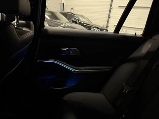 BMW 3 Serie BMW 3 Serie Touring 330e M-Sport DRAVITGRAU PANO/LASER/HEAD-UP/ADAPTIVE M-ONDERSTEL/KEYLESS/19