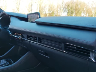 Mazda 3 2.0 e-SkyActiv-X M Hybrid 180pk Comfort | BOSE Sound | Navi | Apple Carplay+Android Auto | Clima | Adap. Cruise | Head-Up | Keyless Entry | Pdc V+A+Camera | Stuur+Stoelverwarming | 18''lm - afbeelding nr 34