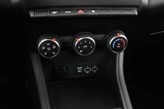 Renault Captur Renault Captur 1.0 TCe Zen | Trekhaak | Full LED |  Cruise control | DAB | Airco | Bluetooth - afbeelding nr 22
