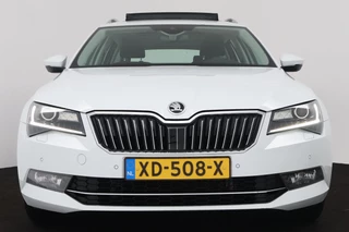 Škoda Superb Skoda Superb Combi 1.5 TSI ACT Ambition Business (PANORAMADAK, STOELVERWARMING, TREKHAAK, ELEKTR STOELEN, NAVIGATIE, NL-AUTO) - afbeelding nr 16