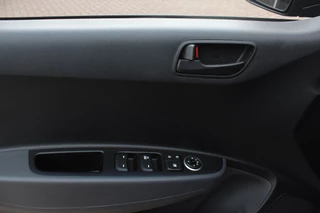 Hyundai i10 Hyundai i10 1.0i Go! 2017 / Navigatie / Apple CarPlay / Bluetooth / Lichtmetalen Velgen / Cruise control / Climate Control - afbeelding nr 30