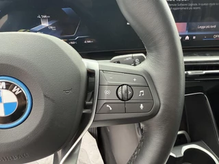 BMW iX1 BMW iX1 eDrive20 67 kWh 204pk | X-Line | Travel Pack  | Innovation Pack | Adaptieve cruise controle | HiFi System Harman Kardon | Panoramadak | Head up Display - afbeelding nr 19
