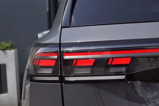 Volkswagen Tiguan Volkswagen Tiguan 1.5 eTSI DSG R-Line Black st 150pk /Panodak/Navi/Camera/20LM/Trekh - afbeelding nr 12