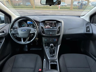 Ford Focus Ford Focus Wagon 1.0 Navi Trekhaak PDC Dealeronderhouden 2e eig Grote ond.beurt Boekjes volledig Bluetooth APK bij aflevering - afbeelding nr 2