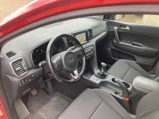 Kia Sportage Kia Sportage 1.6 GDI 135pk DynamicLine / Navi - afbeelding nr 9
