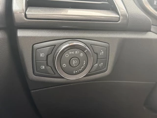 Ford Mondeo Ford Mondeo Wagon 2.0 IVCT HEV Titanium 187pk Cruise Control | Navigatie | Apple Carplay / Android Auto | Climate control | Extra Winterbanden set! - afbeelding nr 33