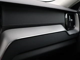 Volvo XC60 Volvo XC60 T8 PLUG-IN HYBRID LONG RANGE ULTIMATE DARK SCHUIFDAK 360GR CAM 2 - afbeelding nr 32
