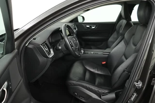 Volvo V60 Volvo V60 2.0 B3 Momentum | Leder |  Stoel & stuurverwarming | Carplay | Adaptive cruise | BLIS | Navigatie | Full LED | DAB - afbeelding nr 4