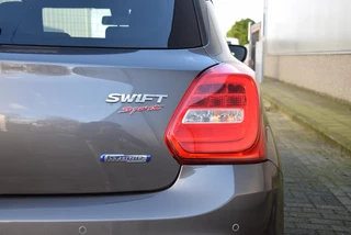 Suzuki Swift Suzuki Swift 1.4 Sport Smart Hybrid | Sport interieur | Zomer/-winterbanden set incl. velgen | Parkeerassistent | - afbeelding nr 6