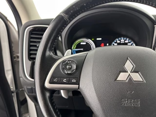 Mitsubishi Outlander Aut. *NAVI-FULLMAP | LEATHER-FABRIC | COMFORT-SEATS | CAMERA | ECC | KEYLESS | SHIFT-PADDLES | TOWBAR | 16