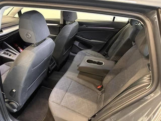 Volkswagen Golf Volkswagen Golf Variant 1.0 eTSI DSG-7 Aut. Life Business Airco|ECC Navi Carplay Wireless PDC VA + Camera Adaptive Cruise Control - afbeelding nr 10