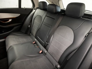 Mercedes-Benz C-Klasse 279Pk Automaat (NAVIGATIE, LUCHTVERING, CAMERA, LEDER, GETINT GLAS, SPORTSTOELEN, STOELVERWARMING, SFEERVERLICHTING, NIEUWE APK, NIEUWSTAAT) - afbeelding nr 15