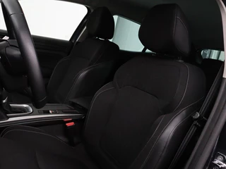 Renault Mégane Renault Mégane 1.3 TCe Limited | 54.200km NAP | Automaat |  Camera | Navigatie | Climate control | Keyless | Parkeerhulp | Getint glas | Cruise control - afbeelding nr 5