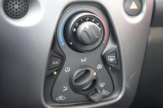 Toyota Aygo Toyota Aygo 1.0 VVT-i x-play | Apple Carplay & Android auto | Achteruitrijca - afbeelding nr 28
