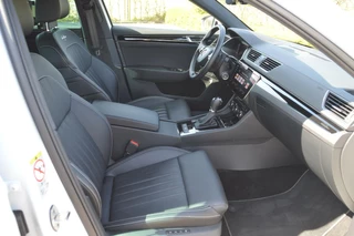Škoda Superb Skoda Superb Combi 1.4 TSI 218 pk  iV Laurin & Klement PHEV trekhaak - afbeelding nr 97