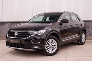Volkswagen T-Roc Volkswagen T-Roc 1.5 TSI Sport | LED | Trekhaak | Carplay | Camera | PDC - afbeelding nr 1