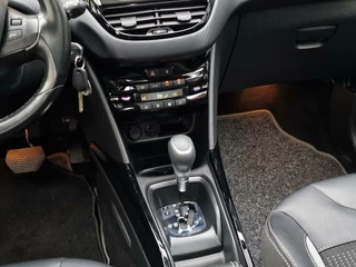 Peugeot 2008 Peugeot 2008 1.2 PureTech Allure|automaat|Pano|Trekhaak|Parelmoer|Cruise|Carplay| - afbeelding nr 16