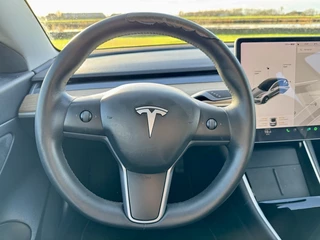 Tesla Model 3 - afbeelding nr 11