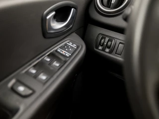 Renault Clio Automaat (NAVIGATIE, CLIMATE, LM VELGEN, SPORTSTOELEN, PARKEERSENSOREN, CRUISE, NIEUWSTAAT) - afbeelding nr 21