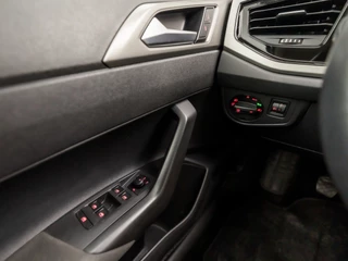 Volkswagen Polo Volkswagen Polo 1.0 Sportline (APPLE CARPLAY, GROOT NAVI, LM VELGEN, SPORTSTOELEN, CRUISE, LED ACHTERLICHTEN, NIEUWE APK, NIEUWSTAAT) - afbeelding nr 21