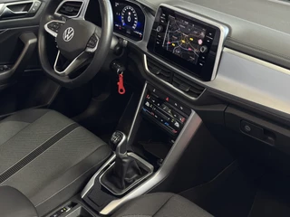 Volkswagen T-Roc Volkswagen T-Roc Cabrio TSI VIR.COCKPIT CARPLAY NAVI IQ.LED STOEL/STUUR.VERW DAB ADAP.CRUISE 05/2024 