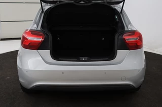 Mercedes-Benz A-Klasse Mercedes-Benz A-klasse 180 Ambition | Stoelverwarming | Full LED |  Sportstoelen | Navigatie | Half leder | Park Assist | Cruise control | Airco | Bluetooth - afbeelding nr 10