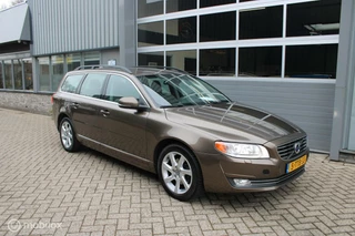 Volvo V70 Volvo V70 2.0 D4 Nordic+ NL Auto Boekjes | Trekhaak | Leder met Stoelverwarming. - afbeelding nr 4