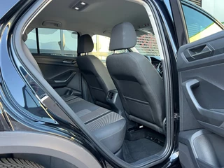 Volkswagen T-Roc Volkswagen T-Roc 1.5 TSI Style Business | Adaptive Cruise Control | Apple CarPlay/Android Auto | Climate Control | Camera - afbeelding nr 37