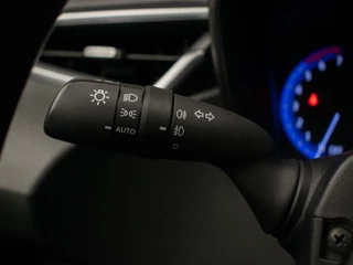 Toyota Corolla Touring Sports Toyota Corolla Touring Sports 1.8 Hybrid Business Plus Sport (APPLE CARPLAY,NAVI,CAMERA,CRUISE,CLIMATE,PDC,LED,DAB,SPORTSTOELEN) - afbeelding nr 9