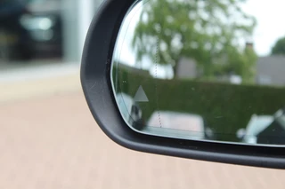 Mercedes-Benz EQC Mercedes-Benz EQC 400 4MATIC Business Solution Luxury 80 kWh / SoH 95% / Schuifdak / 360Camera / Leder / 20'' / Burmester / Keyless / Matrix LED / Memory seats / DAB / Cruise control - afbeelding nr 30