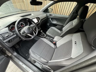Volkswagen T-Cross Volkswagen T-Cross 1.0 TSI R-line Automaat | LED | Trekhaak |  Getint glas | Climate control | Cruise control adaptief | Lane assist | Dode hoek detectie | DAB | Navigatiesysteem | Inklapbare spiegels | Parkeersensoren voor en achter - afbeelding nr 7