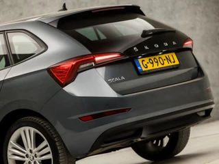 Škoda Scala Automaat (DIGITAL COCKPIT, APPLE CARPLAY, GROOT NAVI, CLIMATE, STOELVERWARMING, SPORTSTOELEN, PARKEERSENSOREN, CRUISE, LED KOPLAMPEN, NIEUWE APK, NIEUWSTAAT) - afbeelding nr 14