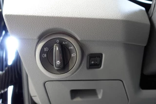 Volkswagen Transporter Volkswagen Transporter 150pk Automaat L2H1 28 Highline Navigatie Apple Carplay Cruise control Airco 3-Zits Euro6 - afbeelding nr 13
