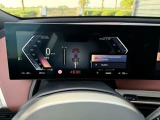 BMW iX BMW iX xDrive40 High Executive 77 kWh SOH 99% Led v+a Auto.inparkeren Pano - afbeelding nr 40