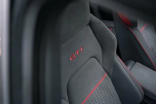 Volkswagen Golf Volkswagen Golf 2.0 TSI GTI Clubsport 45 Jahre Akra Pano DSG - afbeelding nr 39
