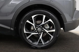 Toyota C-HR Toyota C-HR 2.0 Hybrid First Edition | 184pk | Stoelverwarming | Carplay | Adaptive cruise | Trekhaak | Camera | Navigatie | Full LED - afbeelding nr 29