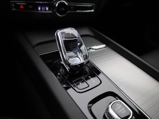 Volvo XC60 Volvo XC60 2.0 B4 D AWD R-Design | Parkeerverwarming | Schuif-/kanteldak | Trekhaak | Climate Pack | Memoryseats - afbeelding nr 22