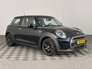 MINI Electric Mini Cooper SE 33 kWh | LEDER | Sportstoelen | Full LED | NAVI | ECC | SOH: 99% | -2e PINKSTERDAG OPEN!-