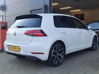 Volkswagen Golf Volkswagen Golf 1.5 TSI Highline Business R-Line - CARPLAY / ALCANTARA / FLIPPERS / P.SENSOREN V+A / STOELVERW. / DAB+ / FULL LED! - afbeelding nr 10