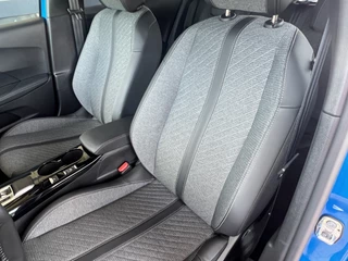Peugeot 2008 Peugeot 2008 1.2 130 PK Automaat Allure Navi* Carplay Camera Stoelverwarming ACC DAB Keyless 17 Inch Velgen Parkeersensoren - afbeelding nr 29