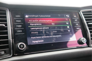 Škoda Kodiaq LED, PDC , Navi, Cruisecontrol, Stoelverwarming , Carplay, Trekhaak . Achteruitrijcamera ,Canton Audio ,LMV,  etc - afbeelding nr 49