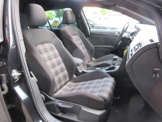 Volkswagen Golf Volkswagen Golf 2.0 TSI GTI Performance Aut Virtual Camera Carplay Pano - afbeelding nr 12