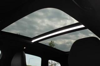 Volvo XC60 Volvo XC60 T6 Recharge AWD R-Design | Panoramadak | Parkeercamera | HUD | Pilot Assist | BLIS | Stoelverwarming | Trekhaak | Glossy Black | Keyless - afbeelding nr 44