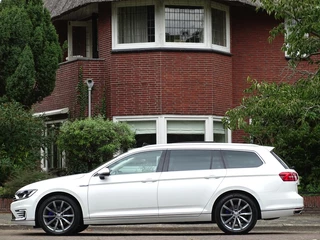 Volkswagen Passat Volkswagen Passat Variant TSI GTE 217PK DSG Highline / R-Line / LED - afbeelding nr 5
