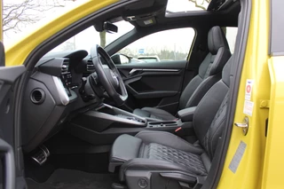 Audi S3 Audi S3 Limousine 2.0 TFSI quattro Edition One / Panoramadak / Camera / RS Seats / B&O / 19'' / Matrix LED / Navigatie / Dodehoek / ACC / Stoelverwarming / DAB - afbeelding nr 10