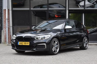 BMW 1 Serie BMW 1-serie M140i xDrive High Executive Pano Camera H/K Leder Elekstoel - afbeelding nr 3