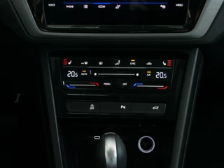 Volkswagen Touran Volkswagen Touran 1.5 TSI 150PK 7P CARPLAY NAVI CAMERA LED ELEK.KLEP VIR.COCKPIT DODE.HOEK DET. STOELVERW KEYLESS 7P 7PERS 11/2024 