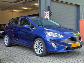 Ford Fiesta Ford Fiesta 1.0 EcoBoost Titanium / NAP / GARANTIE / CARPLAY / CAMERA / ALLSEASON / 6-BAK / DAB+ / LED / ISOFIX / LM-VELGEN ''16 ! - afbeelding nr 4